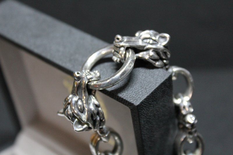 画像7: 銀双狼頭腕輪　Double Wolf  Head Bracelet・ダブルウルフヘッドブレスレット（受注生産品・Built-to-order products） (7)