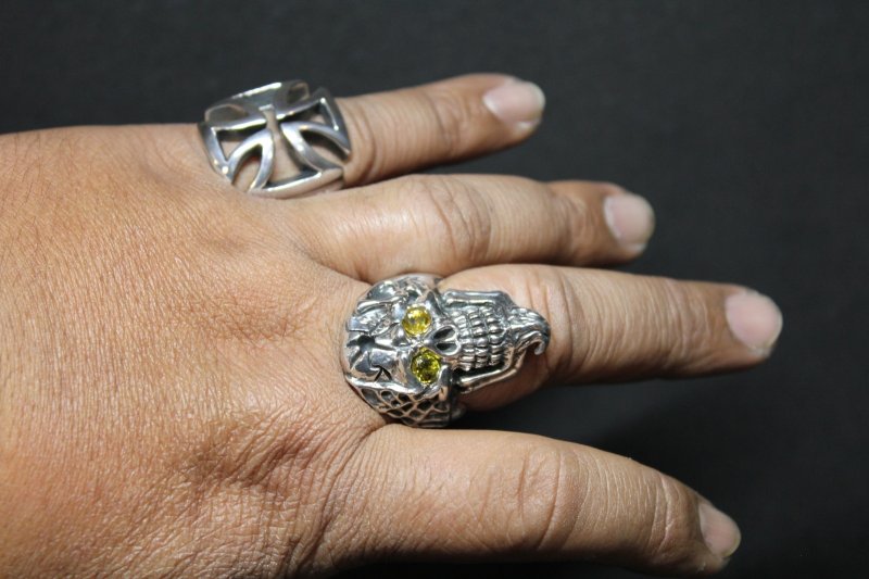 画像15: 銀命刻牌髑髏輪 Ace of Spades Rage Skull Ring ・with gemstone(受注生産品・Built-to-order products) (15)