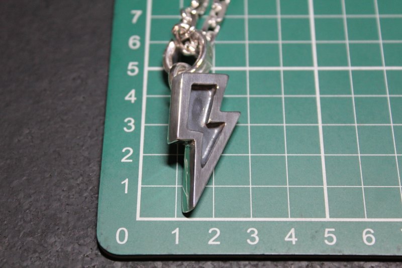 画像12: 銀稲妻一閃(M) Lightning Pendant(稲妻ペンダント)・(受注生産品・Built-to-order products) (12)