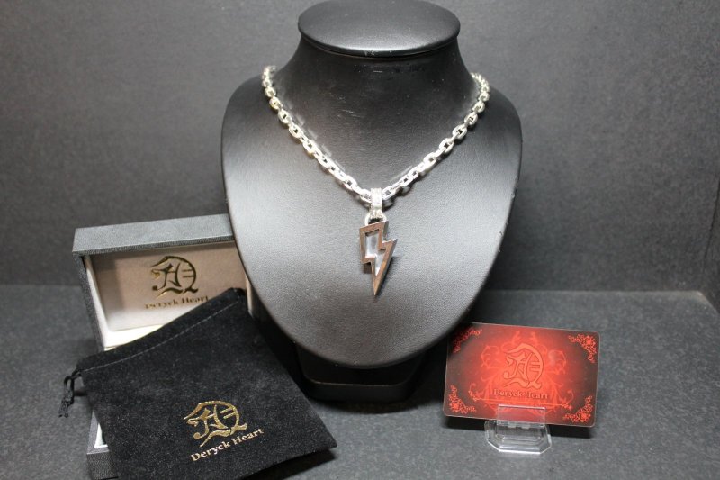 画像2: 銀稲妻一閃(M) Lightning Pendant(稲妻ペンダント)・(受注生産品・Built-to-order products) (2)