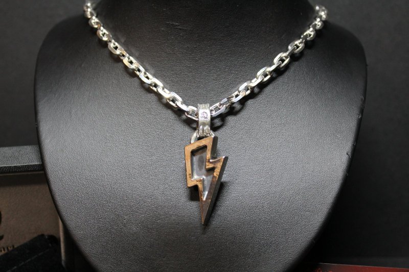 画像1: 銀稲妻一閃(M)　Lightning Pendant(稲妻ペンダント）・（受注生産品・Built-to-order products） (1)